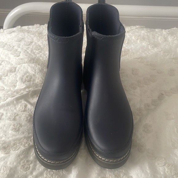 ✨Free People Hunter Refined Stitch Chelsea Wellies✨ - Picture 6 of 13
